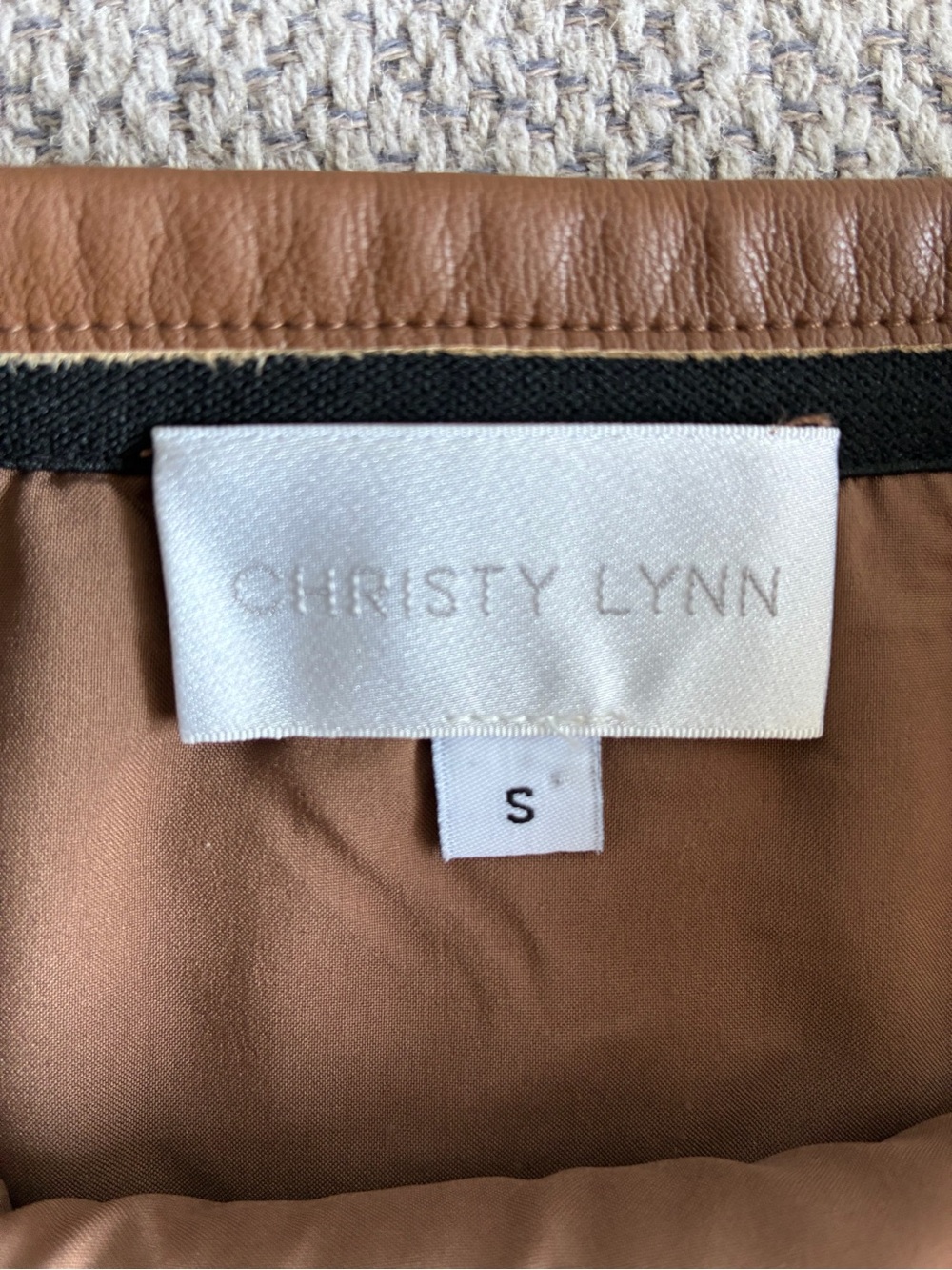 Christy Lynn Ashley Skirt S
Camel Vegan Leather Laser Cut
Floral Ruffle. - Picture 4 of 15